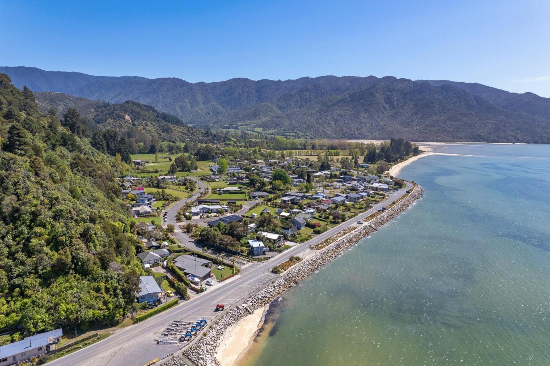 Bach 7 By The Sea - Spa Pool And Views Marahau Exterior foto